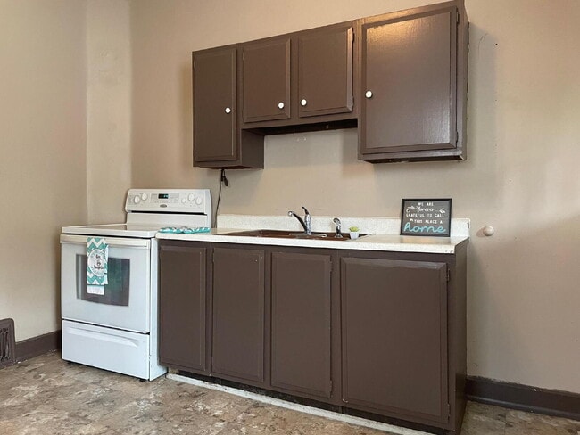 Building Photo - Stairway to Heaven — Charming 1 Bedroom with Upstairs Retreat