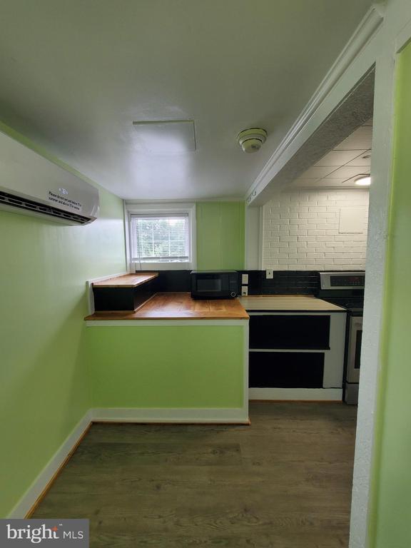 Building Photo - 448 Ridgeview Rd