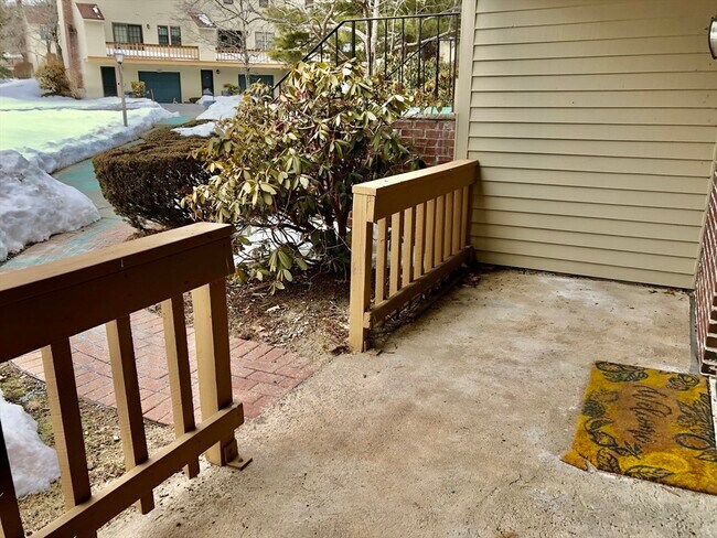 Building Photo - 98 Apache Way