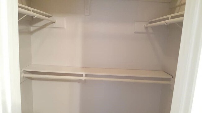 Building Photo - 9809 Richmond Ave.