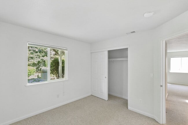 Building Photo - 3 Bedroom in Mace Ranch