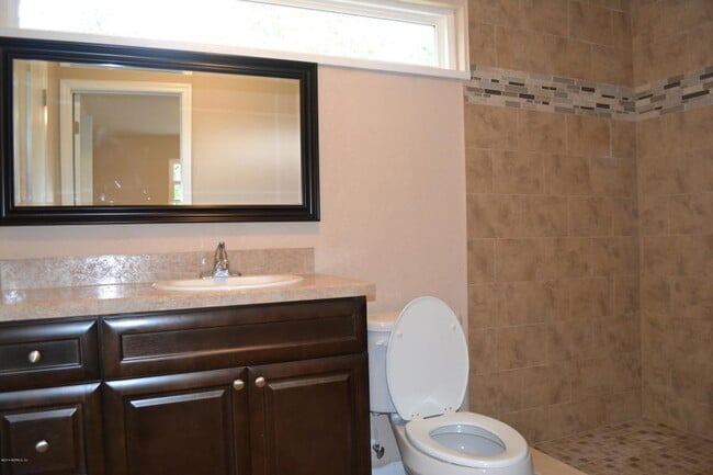 Building Photo - 2526 Pine Summit Dr E