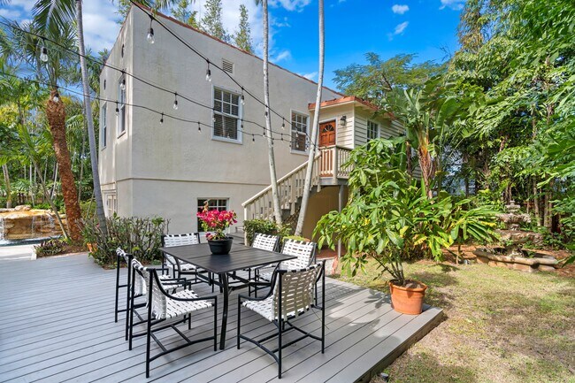 Building Photo - 727 Claremore Dr