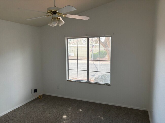 Building Photo - 55+ 2 Bed 2 bath home!