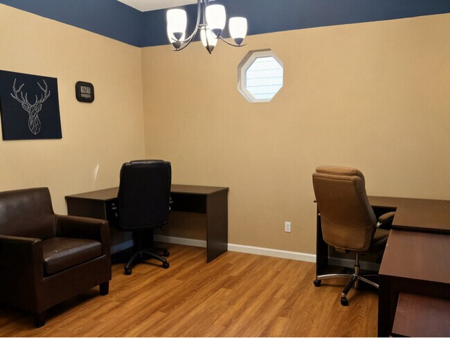 Building Photo - 723 N 8th St