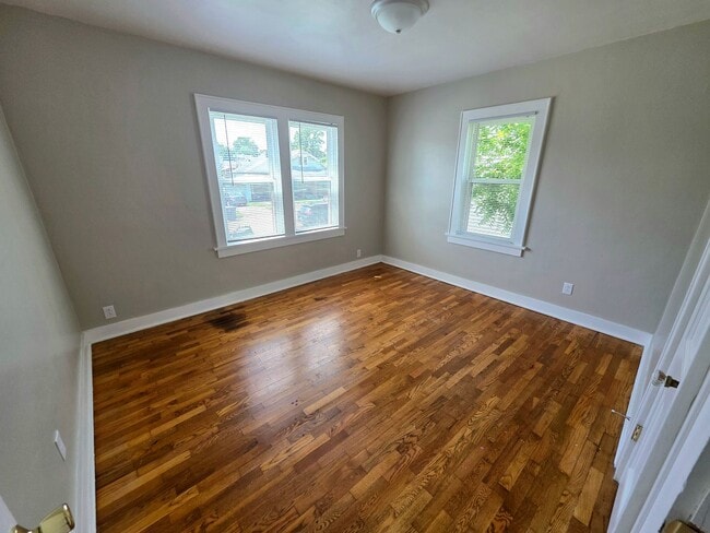 Building Photo - Charming 3 Bedroom / 1 Bath House with Ori...