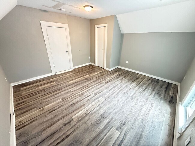 Building Photo - 2137 N Delaware Ave