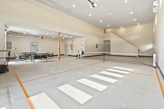 Building Photo - 303 CM Rdg Ln