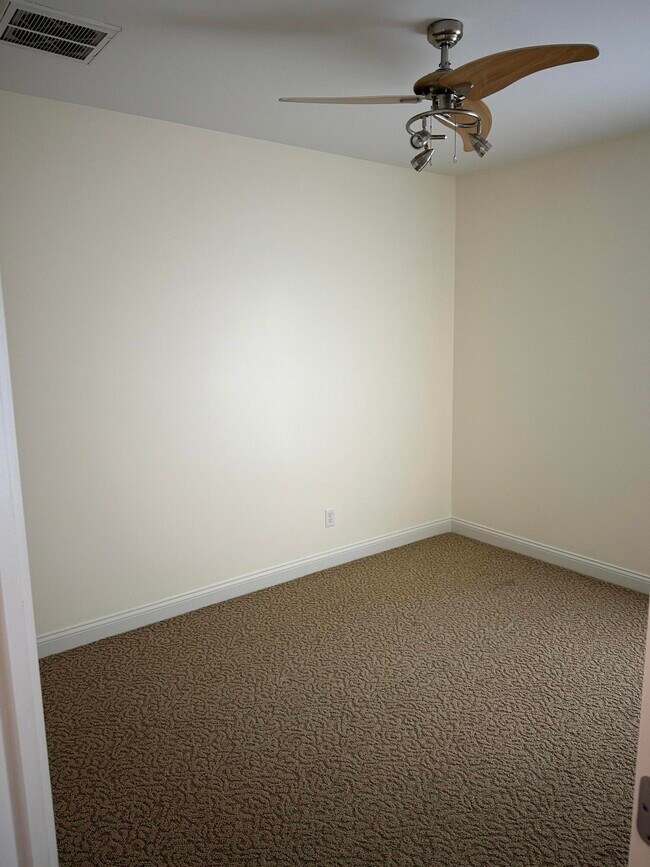 Building Photo - 106 Wisteria Ln