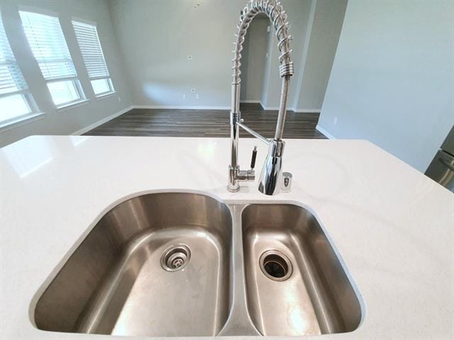 Building Photo - 822 Spruce Ln