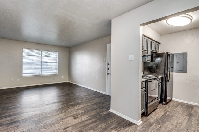 Building Photo - 834 Timberlake Dr