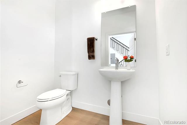 Building Photo - 18 Oneida Ct