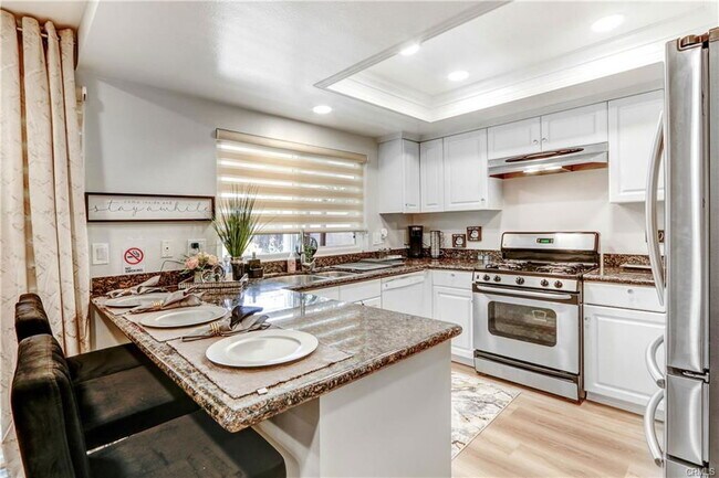 Building Photo - 16172 Quartz St