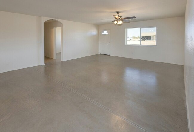 Building Photo - 20661 Leavitt Ln