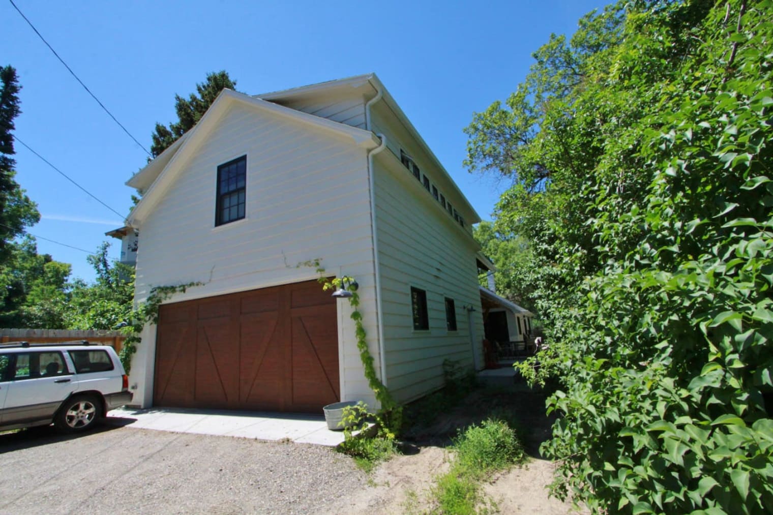 Building Photo - 522 W College St