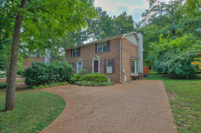 Building Photo - 3321 Lealand Ln