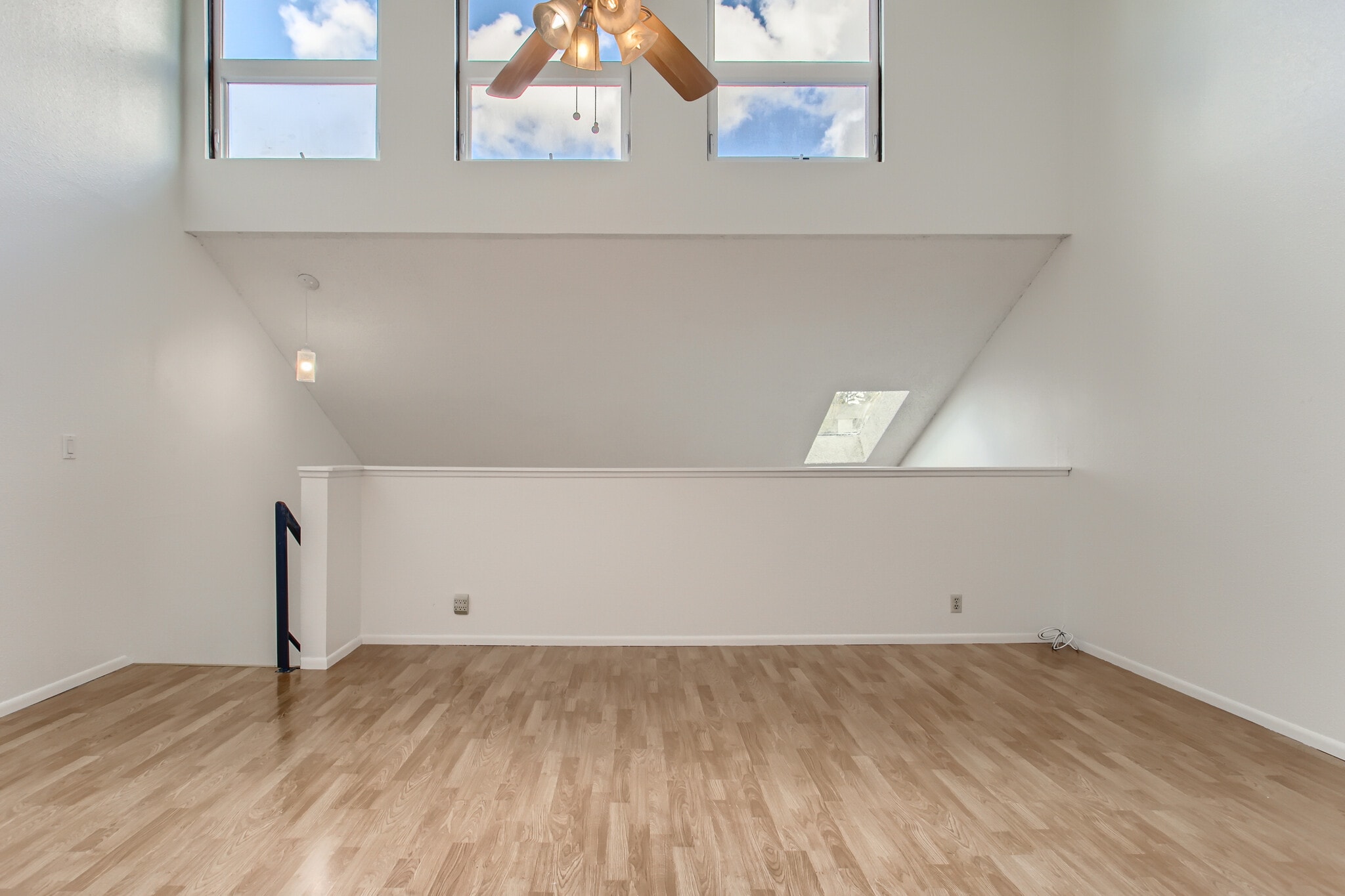 Building Photo - 4690 SW Comus Plz