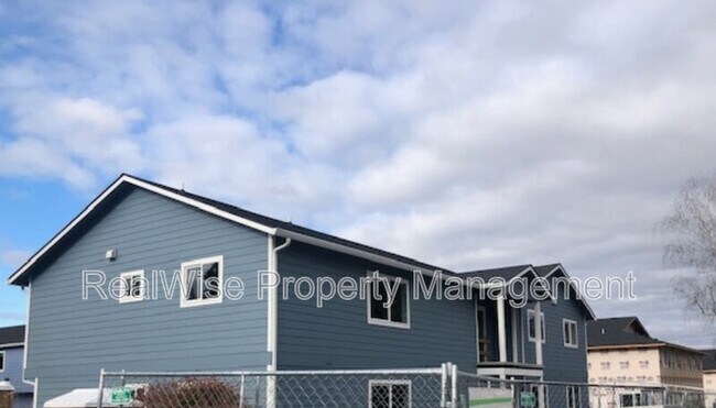 Building Photo - 220 Cheryl Ln