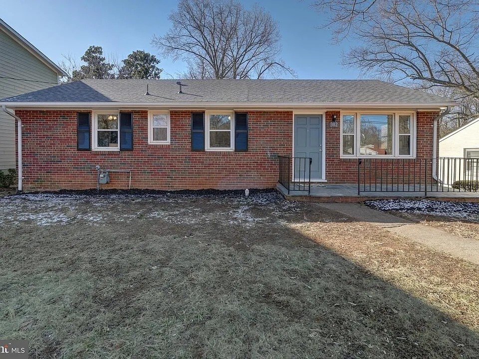 Building Photo - 302 Harris Rd