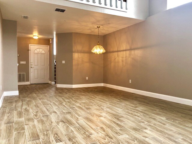Building Photo - 1840 Bachman Way