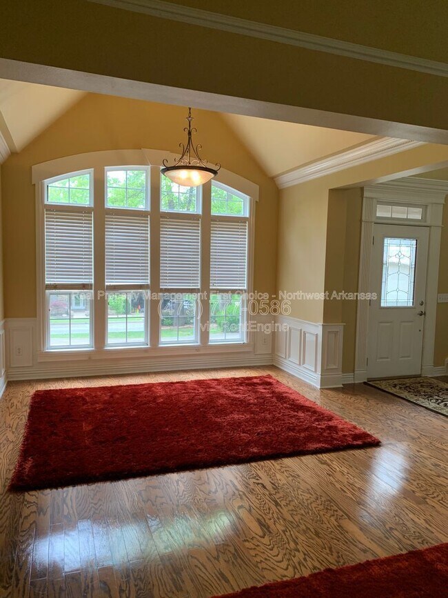 Building Photo - 300 Genesis Dr