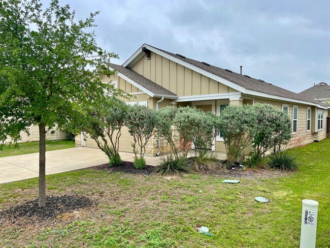 Building Photo - Modern 3 Bedroom Home with Office and Covered Patio in Marion