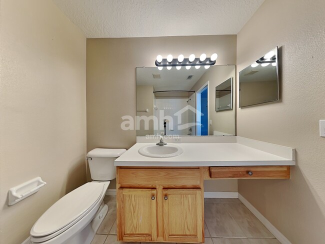 Building Photo - 8837 Royal Enclave Blvd