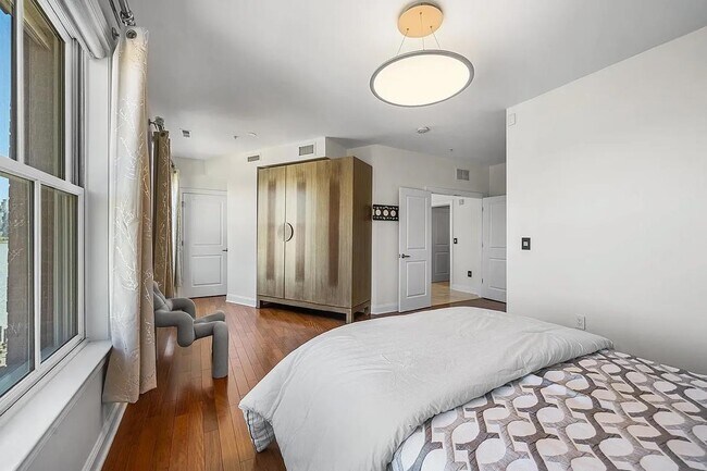 Building Photo - 20 Ave at Port Imperial