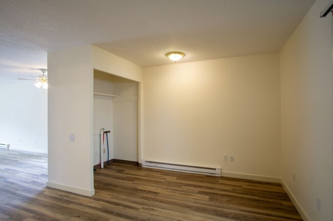 Building Photo - 9120 SW Becker Dr