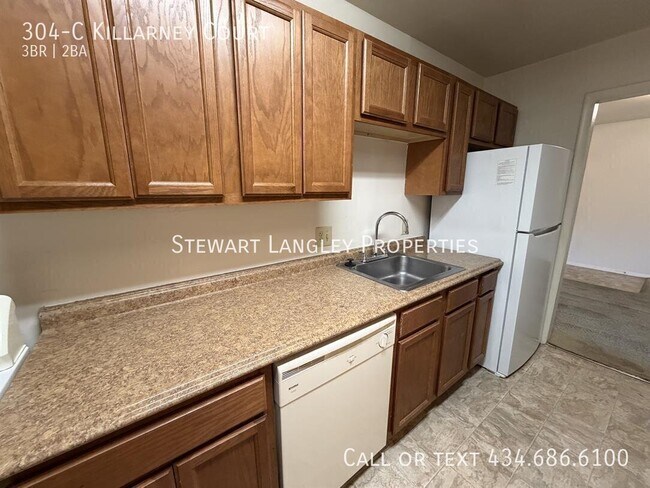 Building Photo - 304-C Killarney Court-