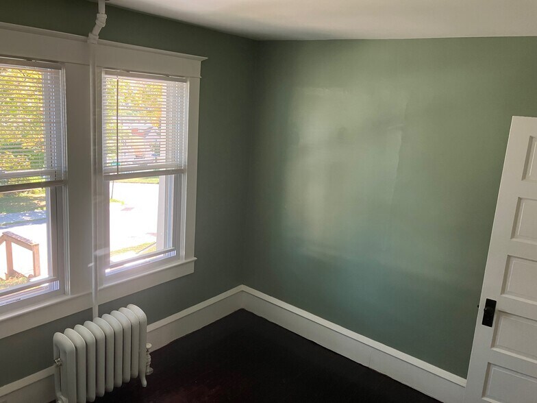 Building Photo - 1302 Hillside Ave