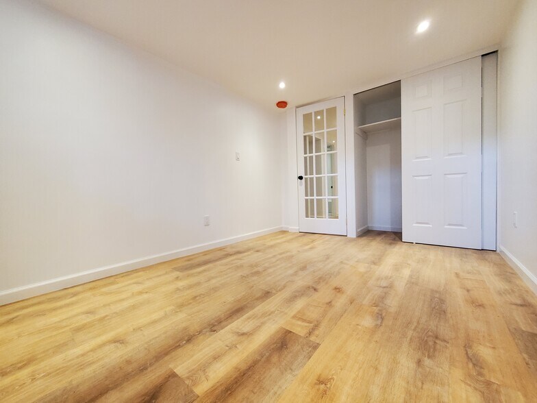 Building Photo - 1380 Park Pl