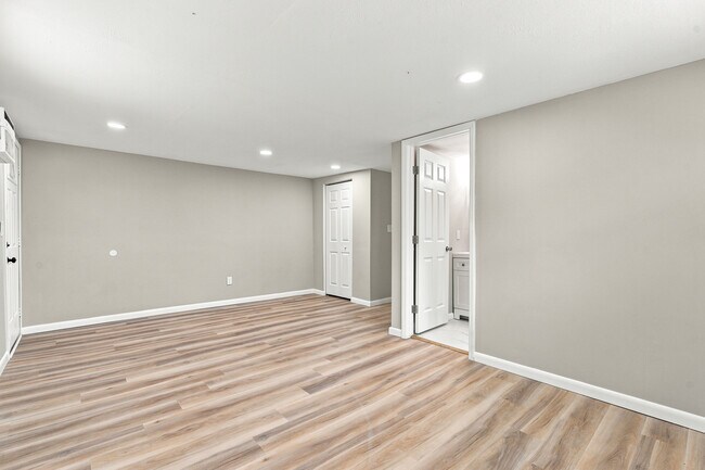 Building Photo - 5822 Tampico Rd