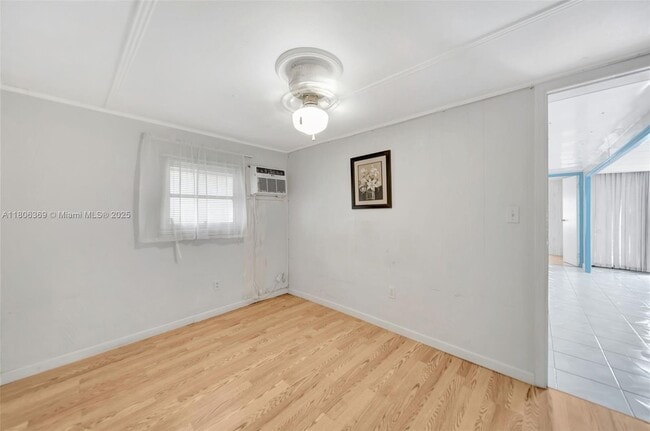 Building Photo - 346 Maple St
