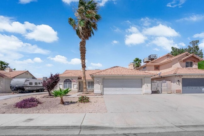 Building Photo - Well-Maintained 3BR Home | Open Living, Private Yard, Prime NW Location