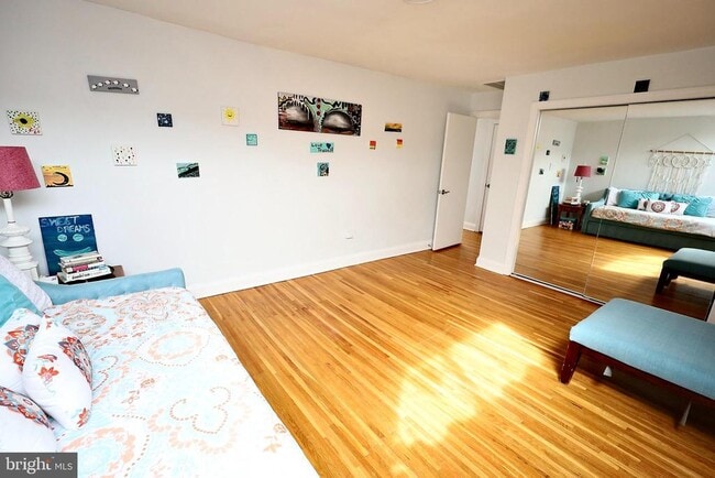 Building Photo - 701 Lombard St