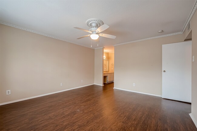 Building Photo - 14911 Wunderlich Dr