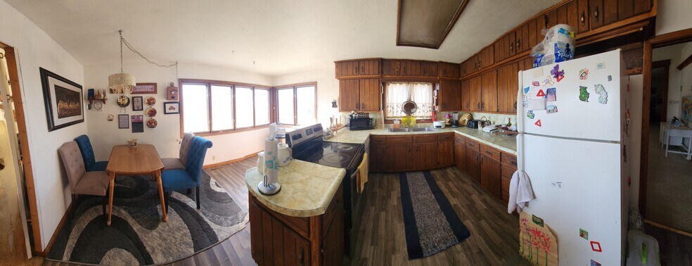 Building Photo - 807 Chicago St