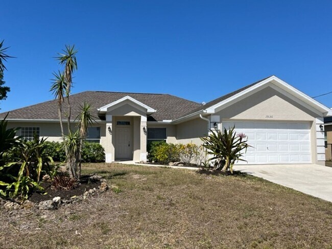 Building Photo - 1530 SW 19th Ave