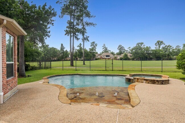 Primary Photo - 51 Player Oaks Pl