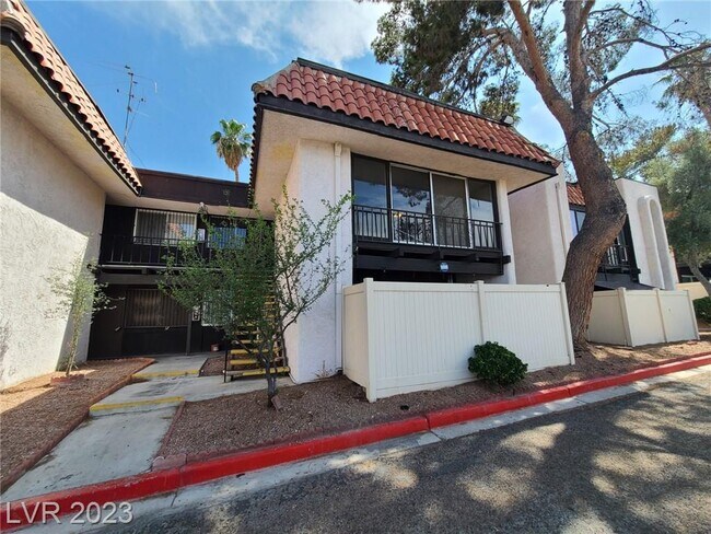 Building Photo - 1390 E Vegas Valley Dr