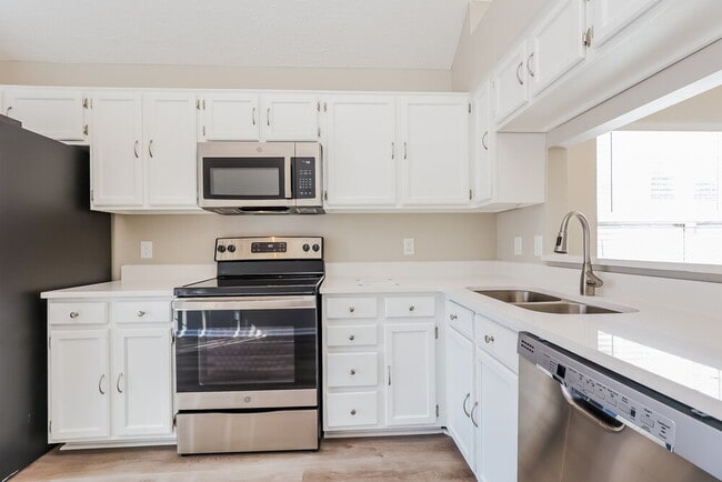 Building Photo - 3521 Glenfalls Dr