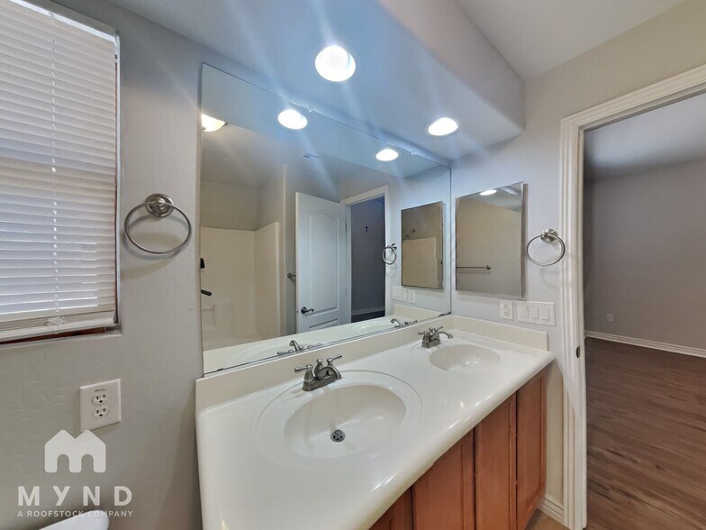 Building Photo - 1229 Prickly Pear St