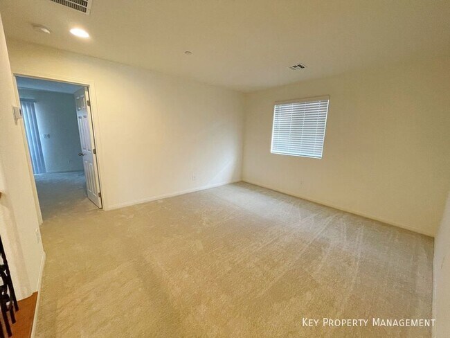 Building Photo - 692 Bamboo Bnd Pl