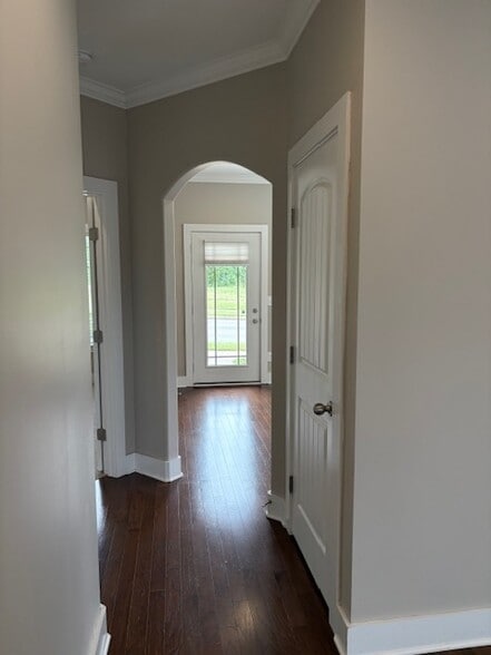 Beautiful arched doorway to sunroom - 108 Bellingdon Dr