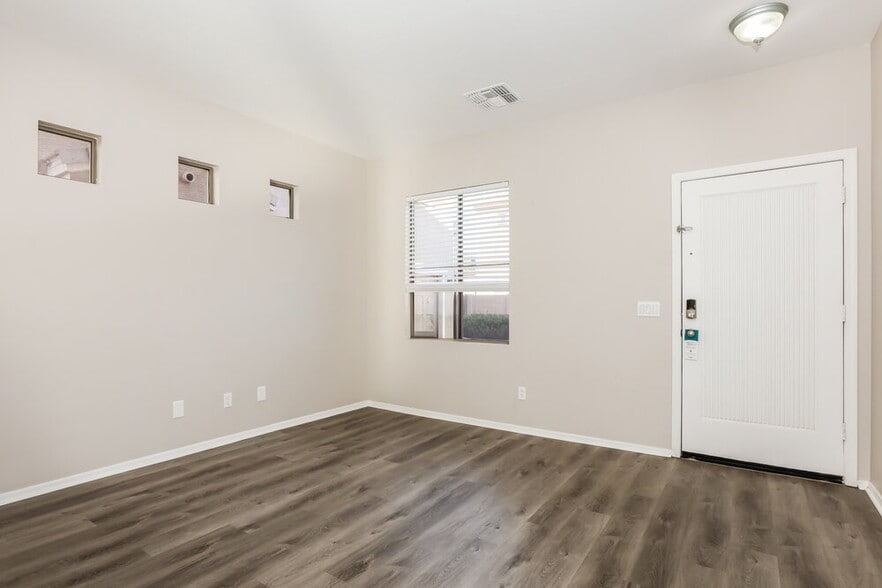 Building Photo - 7506 S 14th St