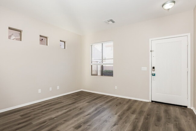 Building Photo - 7506 S 14th St