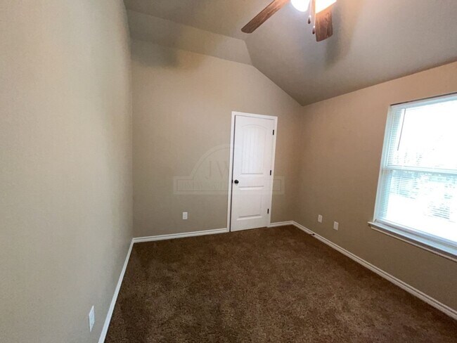 Building Photo - 203 Sladecek Dr