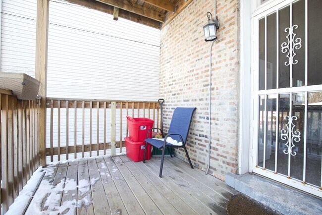 Building Photo - 1002 Beloit Ave