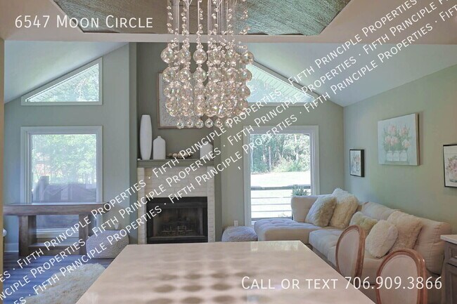 Building Photo - 6547 Moon Cir